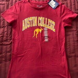 NWT - Austin College Small Women’s Tee - Kangaroo spirit!